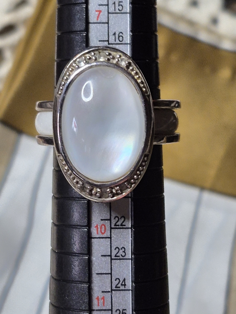 Sterling Silver Moonstone Oval Ring - White Moonstone - Picture 8 of 10